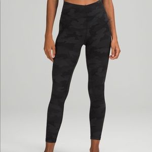 NWT Unlimit High-Rise Tight 25"